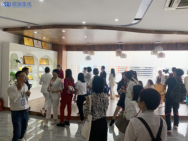 客戶團(tuán)隊參觀歐泉工廠-歐泉生化