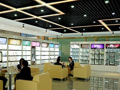 化妝品領(lǐng)域?yàn)槭裁措娚贪l(fā)展快速？